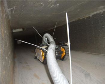 四川中央空調(diào)清洗--風(fēng)管清洗（機器人）